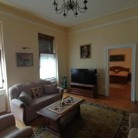 Anna Vendeghaz Appartement *