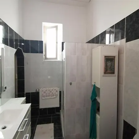 Anna Vendeghaz Appartement *